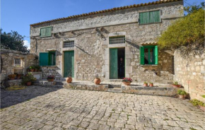 Stunning Home In Rosolini With Kitchenette